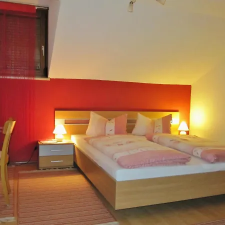 לינה וארוחת בוקר Haus Tannegg