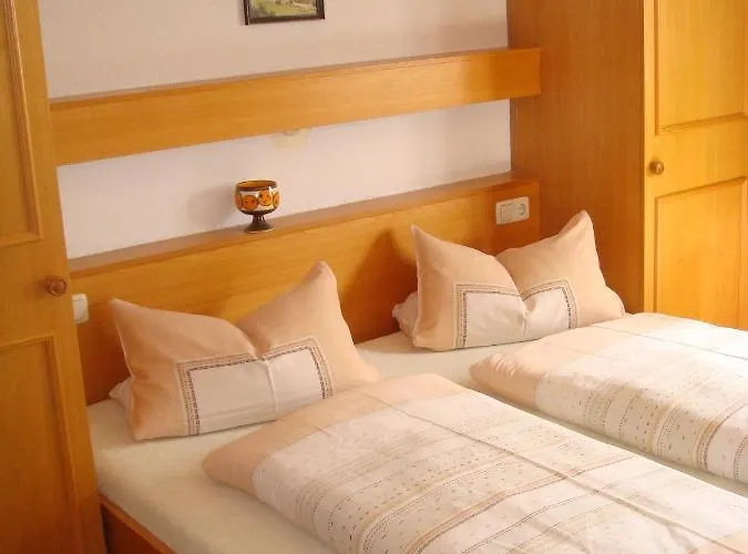 Haus Tannegg Bed and breakfast